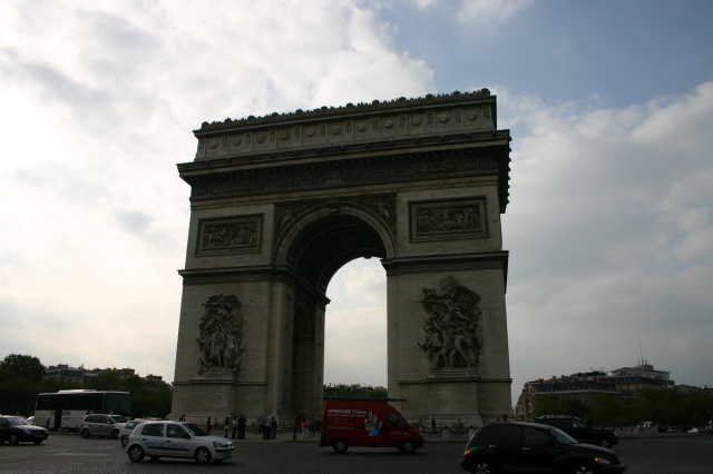 2005/09(September)/Paris/640x480_2005-09-13-Paris-15-Arc-De-Triomphe .JPG